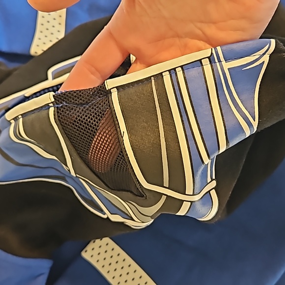 Toronto Leafs Peepin & Creepin Hoodie - Picture 12 of 12